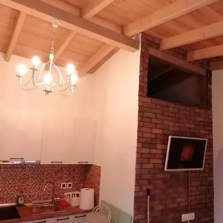 Tiny House By The Sea نيا سكيوني