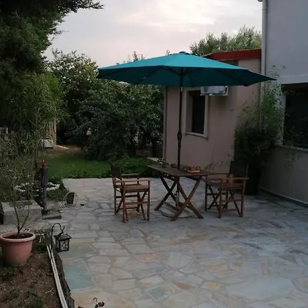 Tiny House By The Sea بيت للعطل