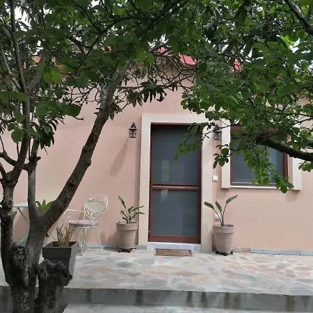Tatil Evi Tiny House By The Sea Nea Skioni