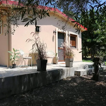 度假居 Tiny House By The Sea